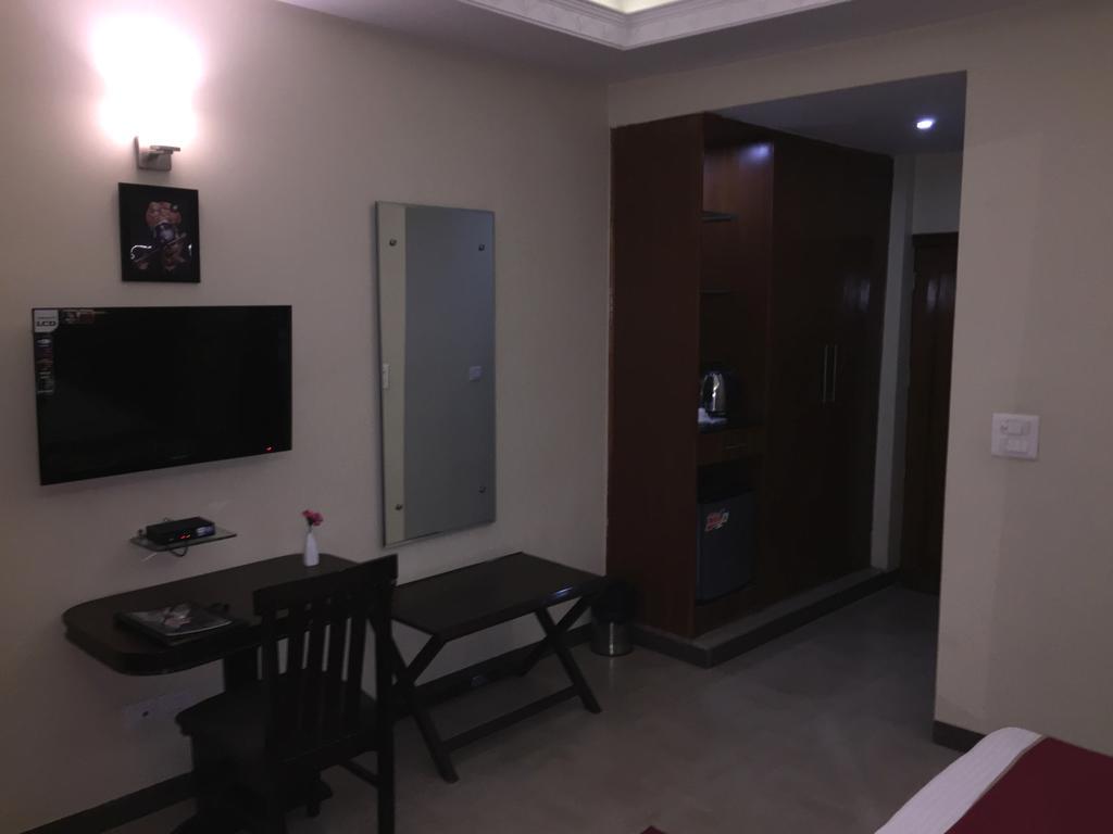 Отель Angel Residency Большая Нойда Экстерьер фото